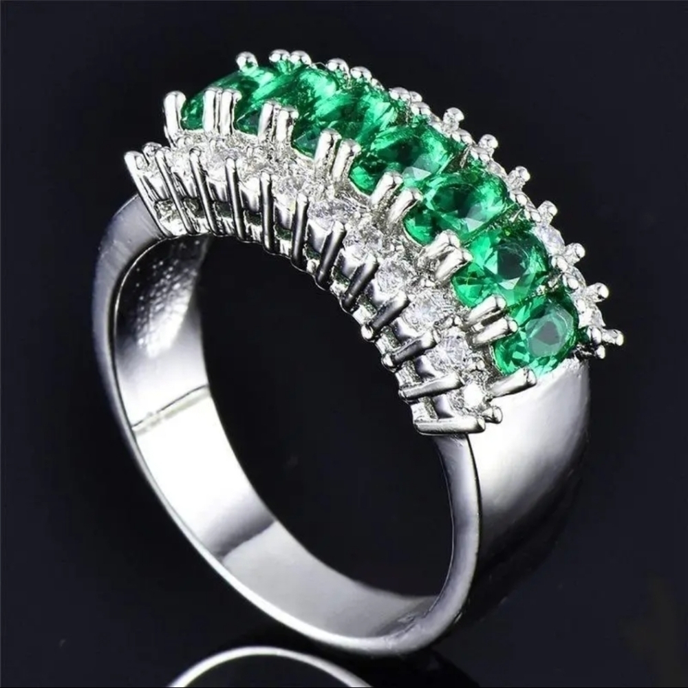 New Stunning women's green ring - Picture 2 of 3